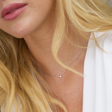 Златно колие с едно камъче Златно колие с едно камъче