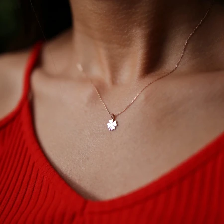 Златно колие Clover