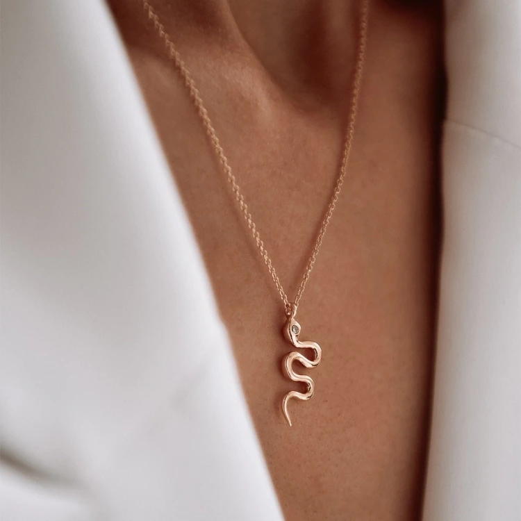 Златно колие Snake
