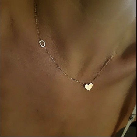 Златно колие с една буква и сърце Златно колие с една буква и сърце