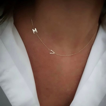 Златно колие с две букви Златно колие с две букви