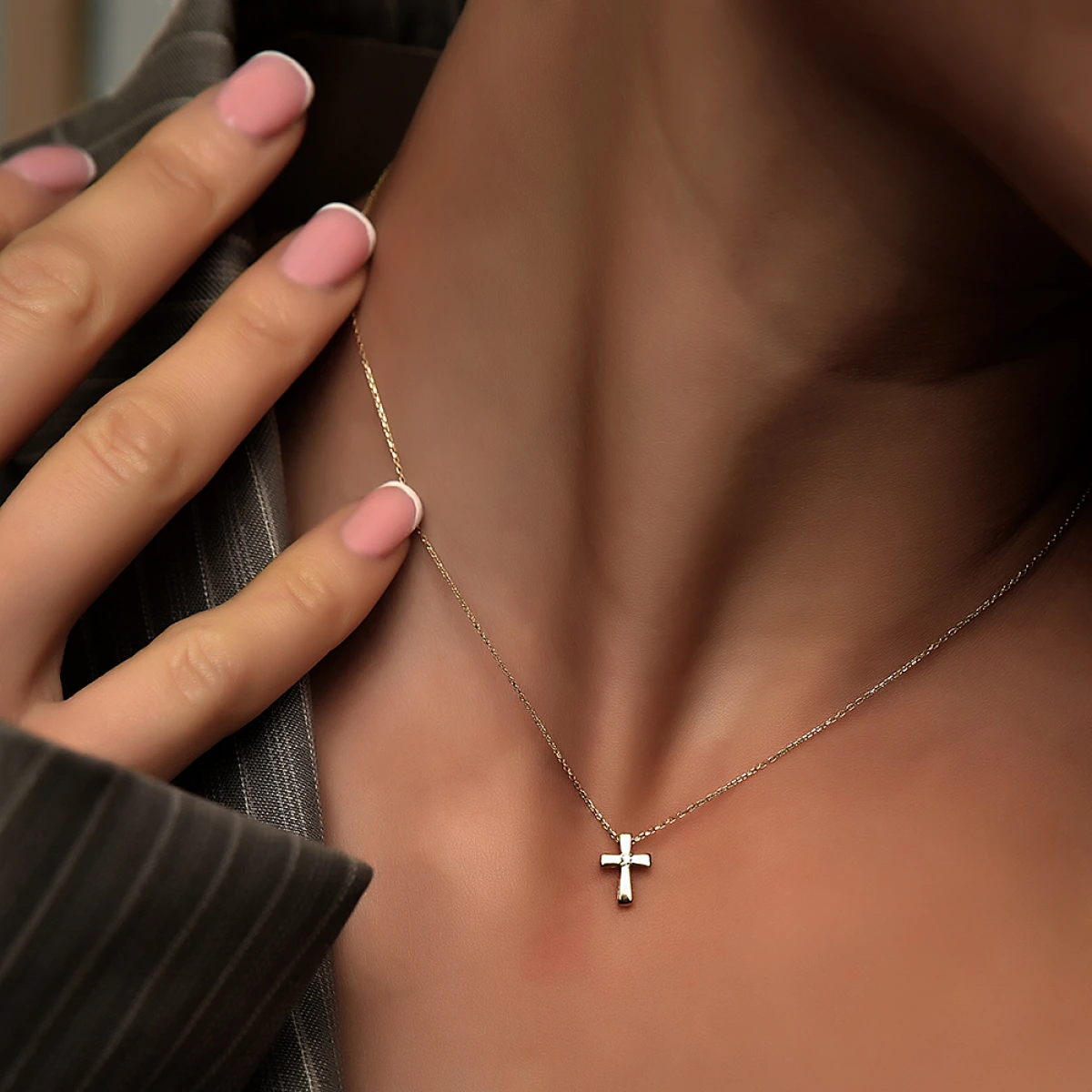 Златно Колие Mini Cross Stone Златно Колие Mini Cross Stone