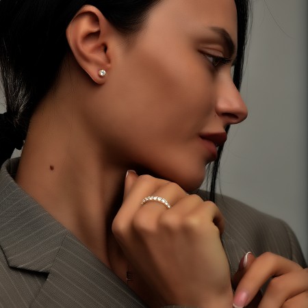 Златни обеци с едно камъче