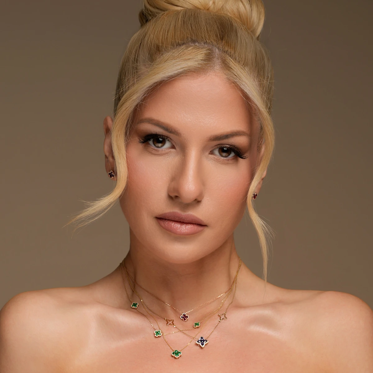 Колие с Диаманти и Изумруди Aura Clover