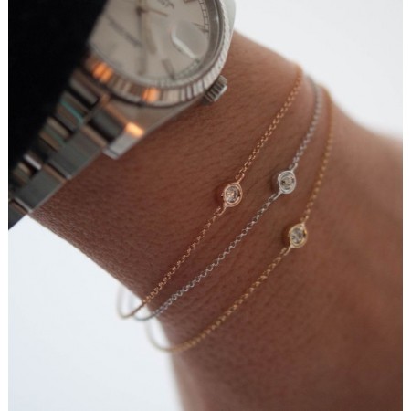 Нежна гривна с едно камъче бял кубичен цирконий 