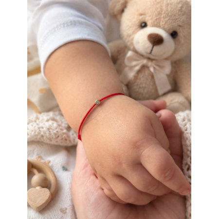 Гривна с червен конец и диамант Гривна с червен конец и диамант