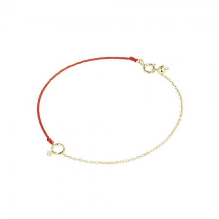 Гривна с червен конец и златен елемент карма