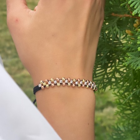  Сребърна гривна с черен конец и позлатени топчета