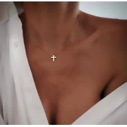Златно колие с кръстче