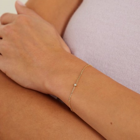 Златна гривна с едно камъче Златна гривна с едно камъче