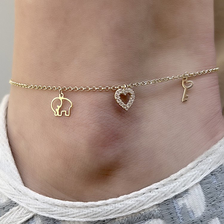 Златна гривна за крак Love - Benz Collection